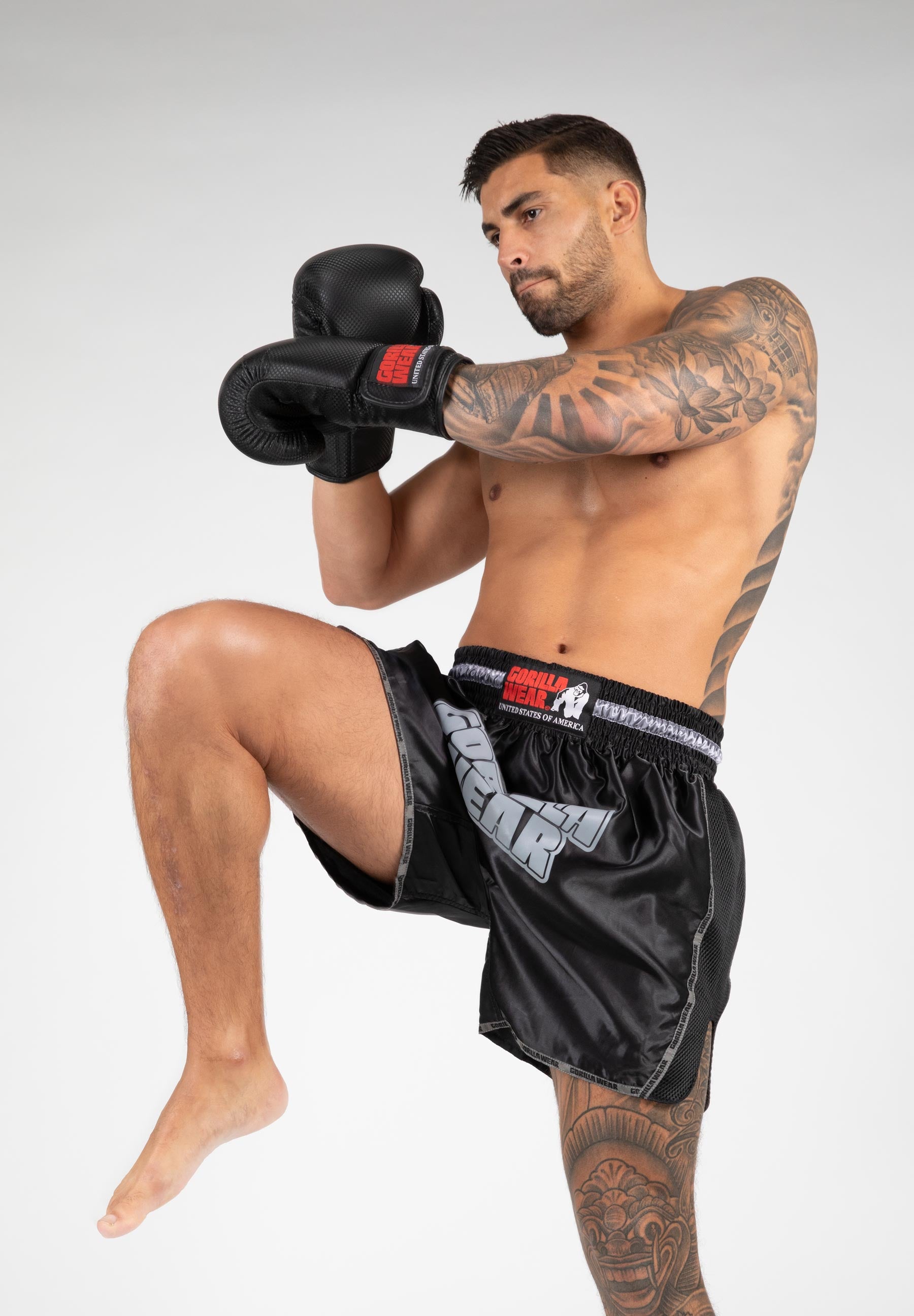 Piru Muay Thai Shorts, black